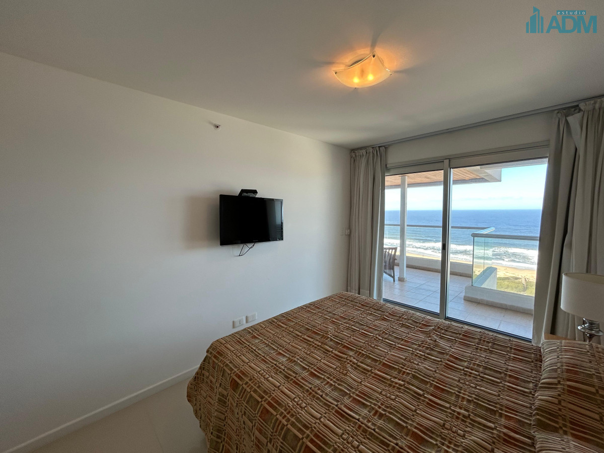 Apartamento ID.1501 - Punta del Este, 3 dormitorios con vista directa al mar