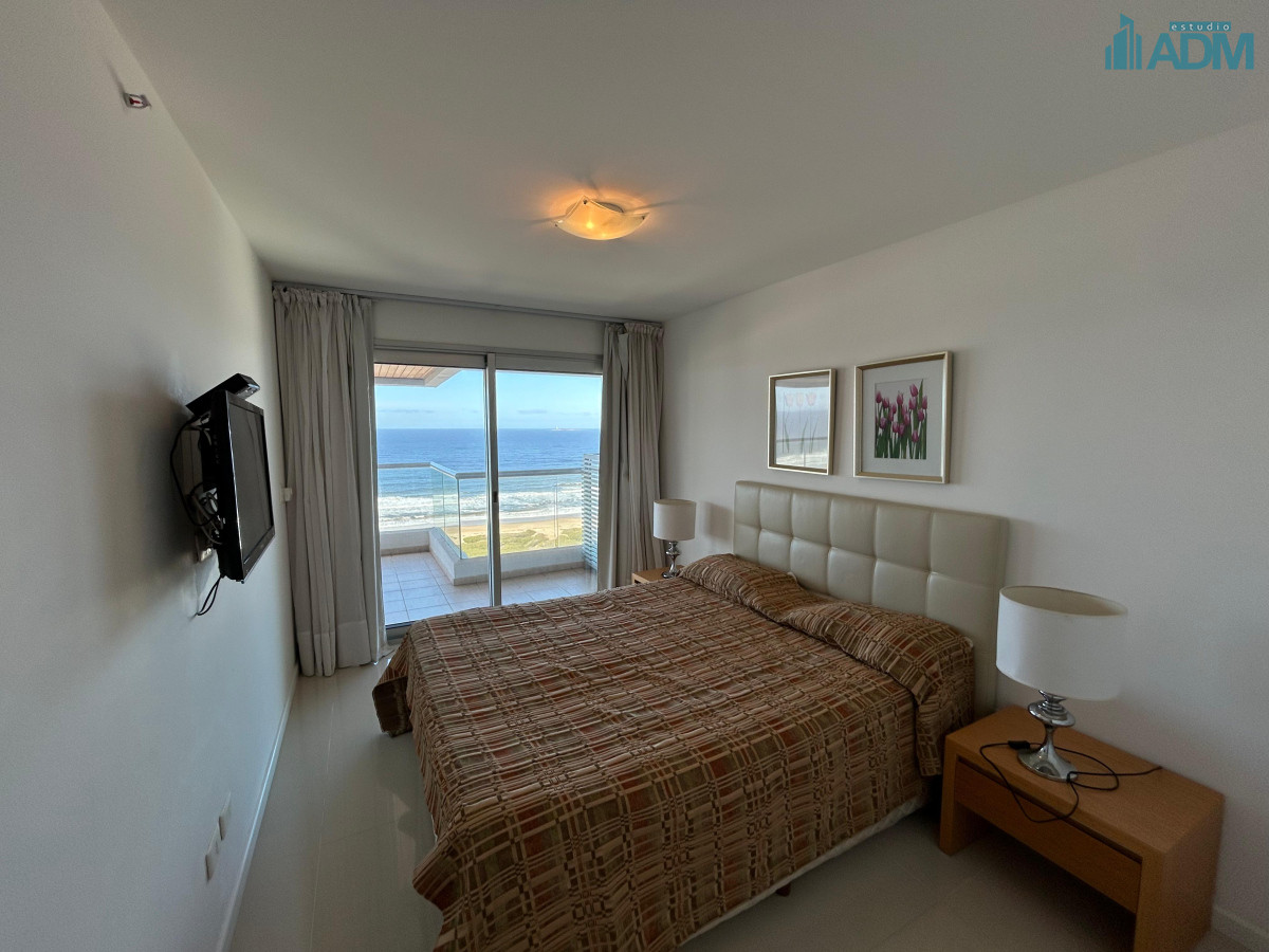 Apartamento ID.1501 - Punta del Este, 3 dormitorios con vista directa al mar