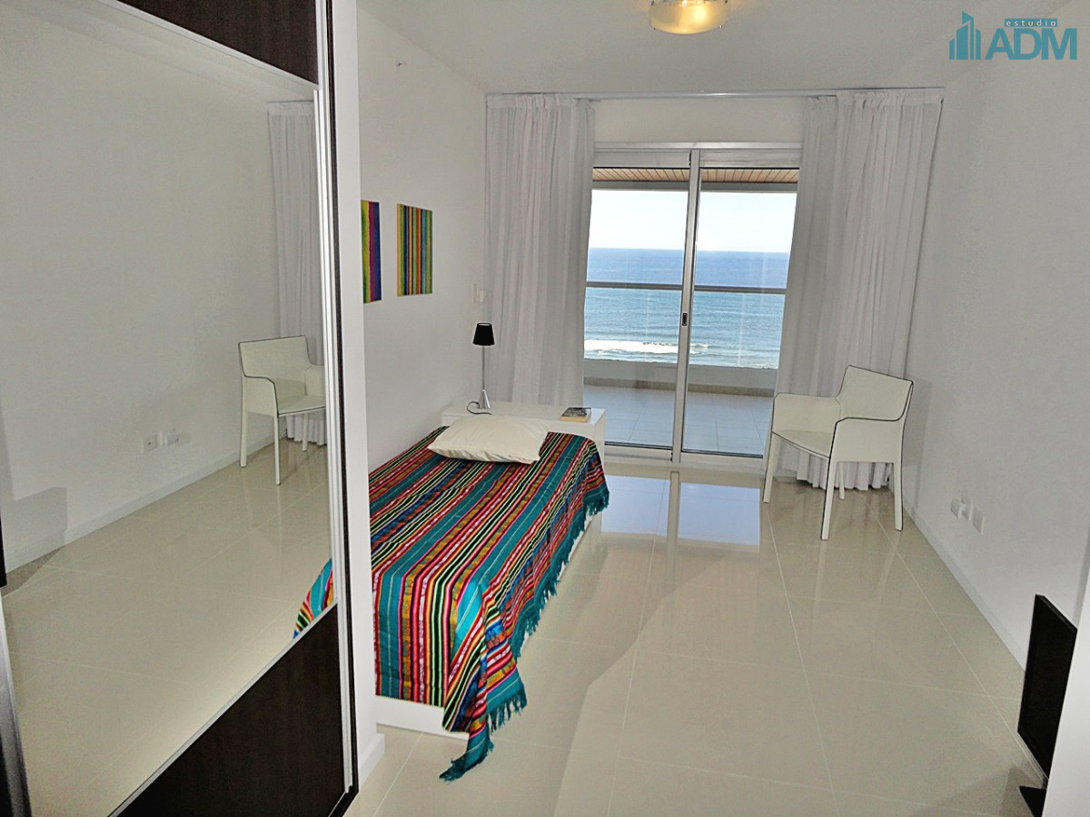 Apartamento ID.1501 - Punta del Este, 3 dormitorios con vista directa al mar
