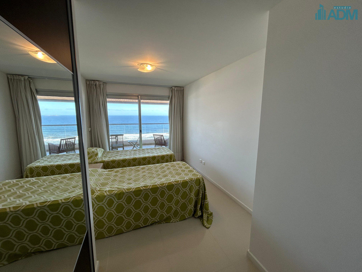 Apartamento ID.1501 - Punta del Este, 3 dormitorios con vista directa al mar