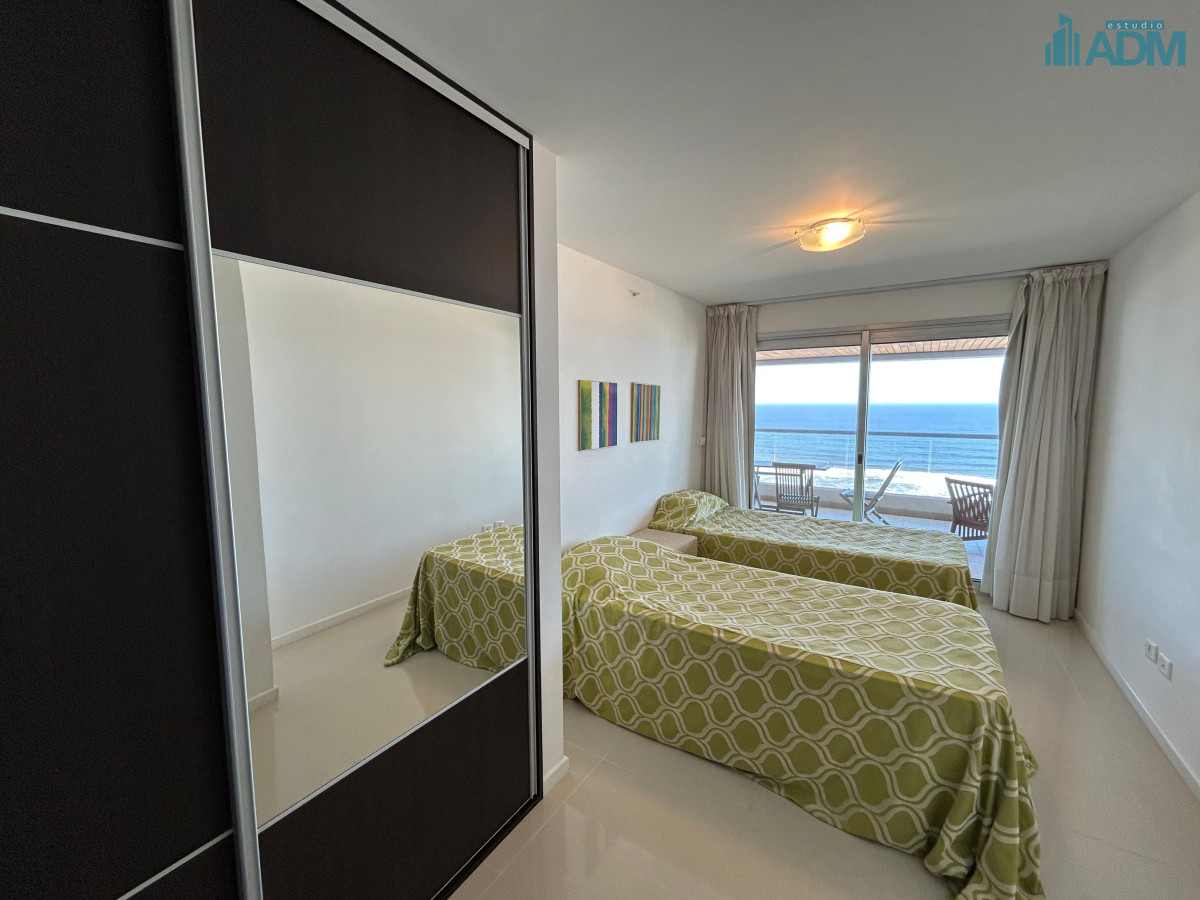 Apartamento ID.1501 - Punta del Este, 3 dormitorios con vista directa al mar