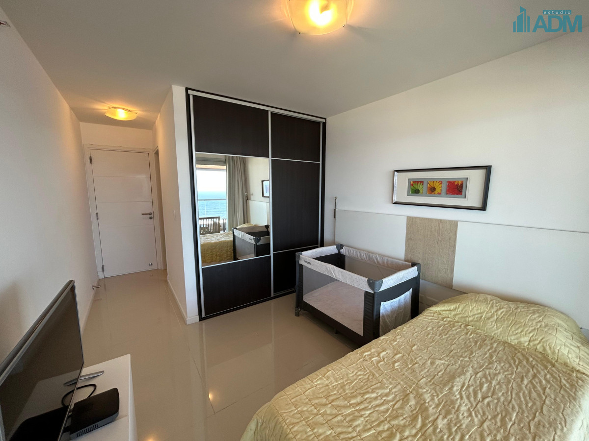 Apartamento ID.1501 - Punta del Este, 3 dormitorios con vista directa al mar
