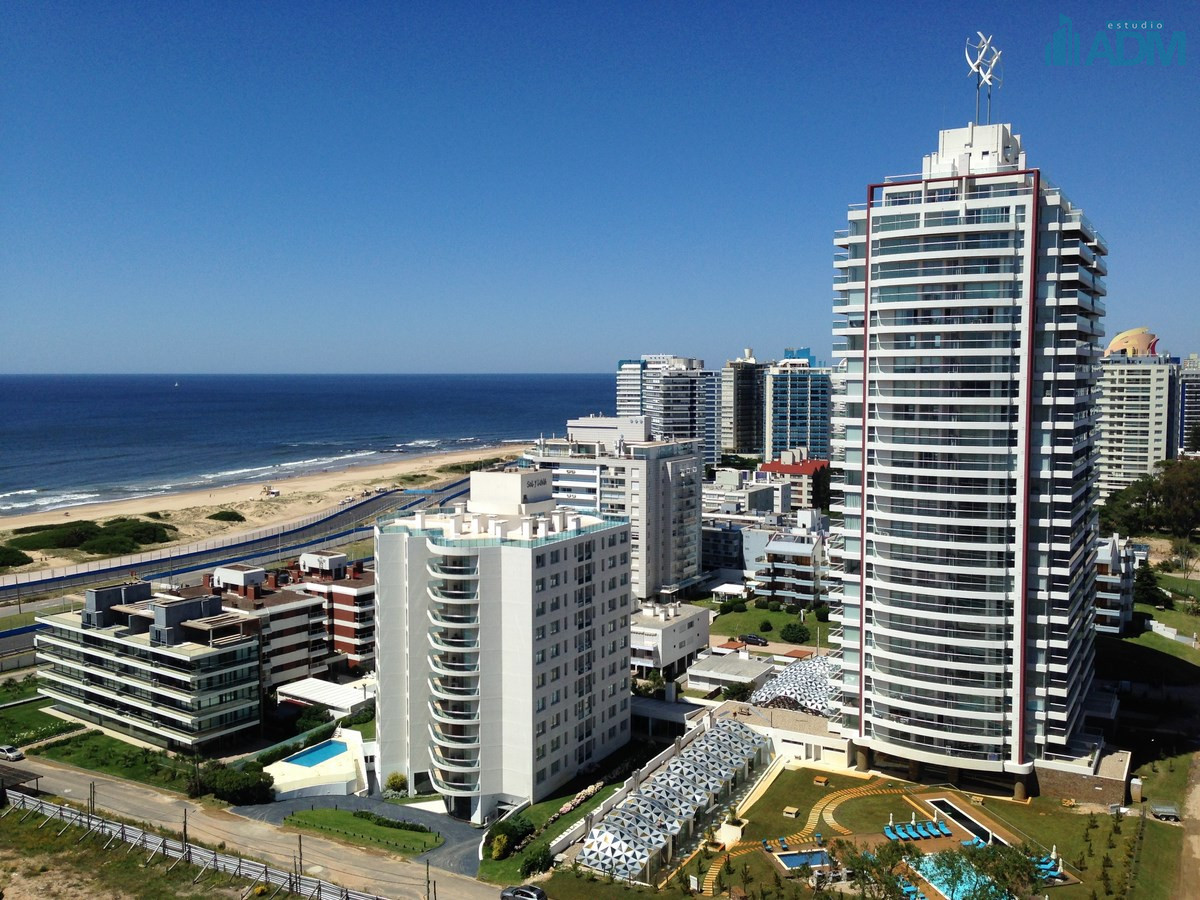 Apartamento ID.1501 - Punta del Este, 3 dormitorios con vista directa al mar