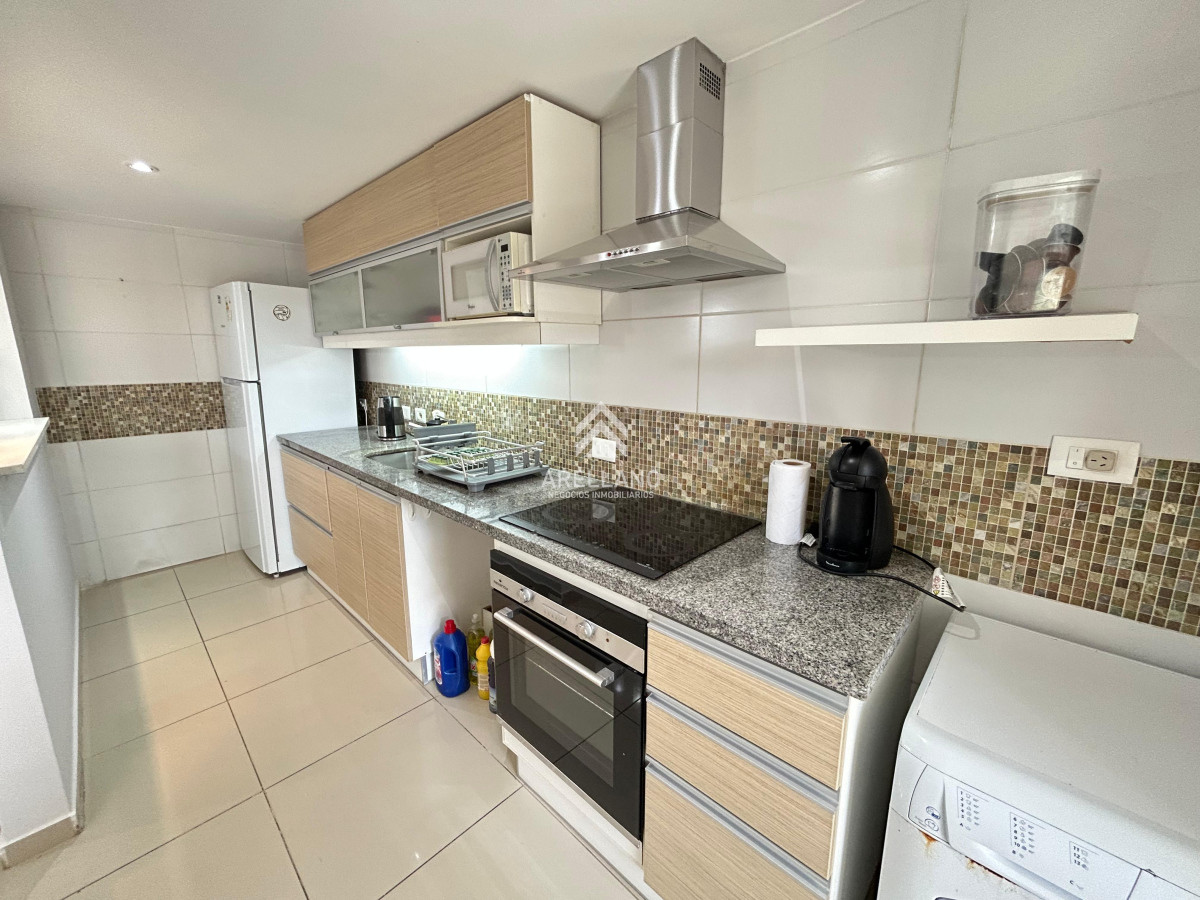 Apartamento ID.4693 - Venta apartamento 2 dormitorios punta del este edificio acapulco roosevelt parrillero propio