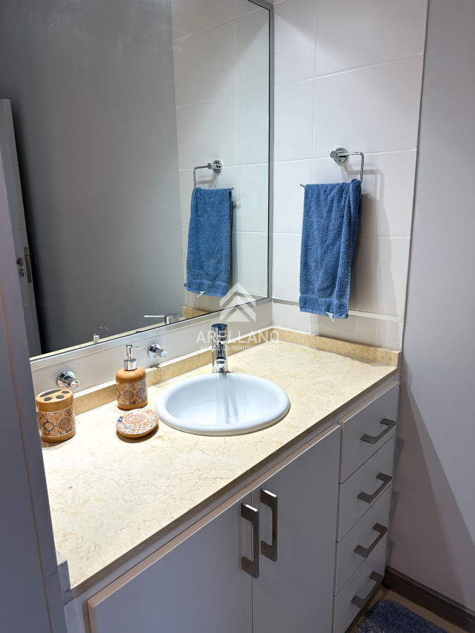 Apartamento ID.5153 - Penthouse en Venta de 3 Dormitorios en Punta del Este