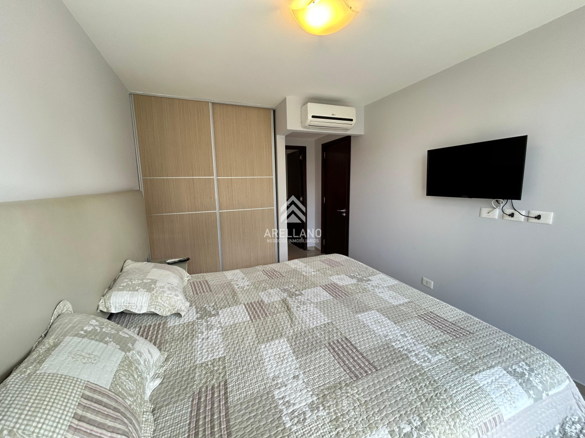 Apartamento ID.4693 - Venta apartamento 2 dormitorios punta del este edificio acapulco roosevelt parrillero propio