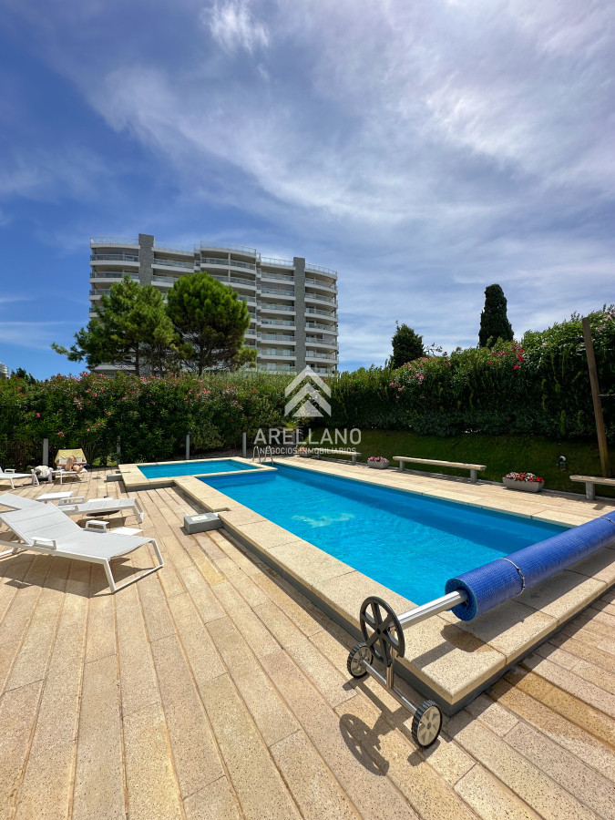 Apartamento ID.5153 - Penthouse en Venta de 3 Dormitorios en Punta del Este