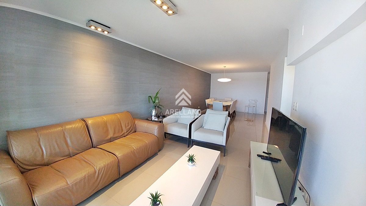 Apartamento ID.5640 - Venta Apartamento 3 dormitorios en Punta del Este