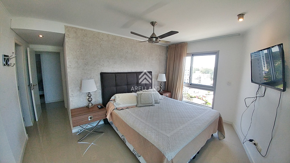 Apartamento ID.5640 - Venta Apartamento 3 dormitorios en Punta del Este