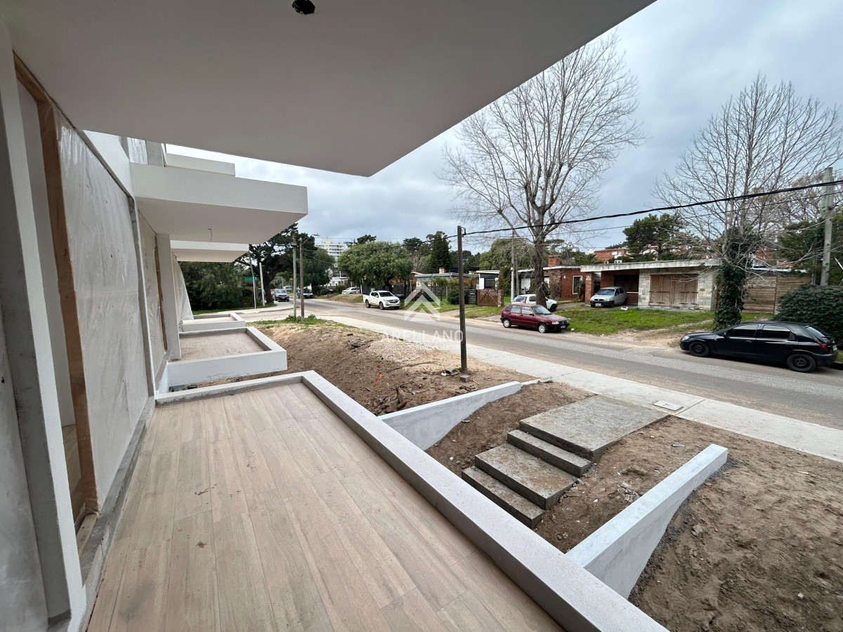 Apartamento ID.5287 - Venta apartamento 1 dormitorio punta del este edificio GENOVE