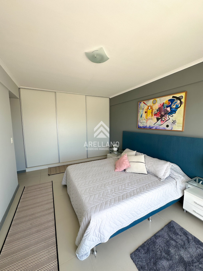 Apartamento ID.5153 - Penthouse en Venta de 3 Dormitorios en Punta del Este
