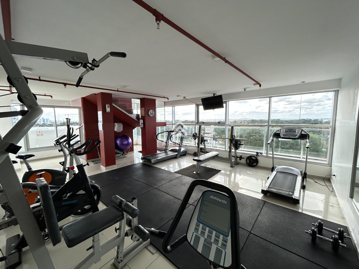 Apartamento ID.4693 - Venta apartamento 2 dormitorios punta del este edificio acapulco roosevelt parrillero propio