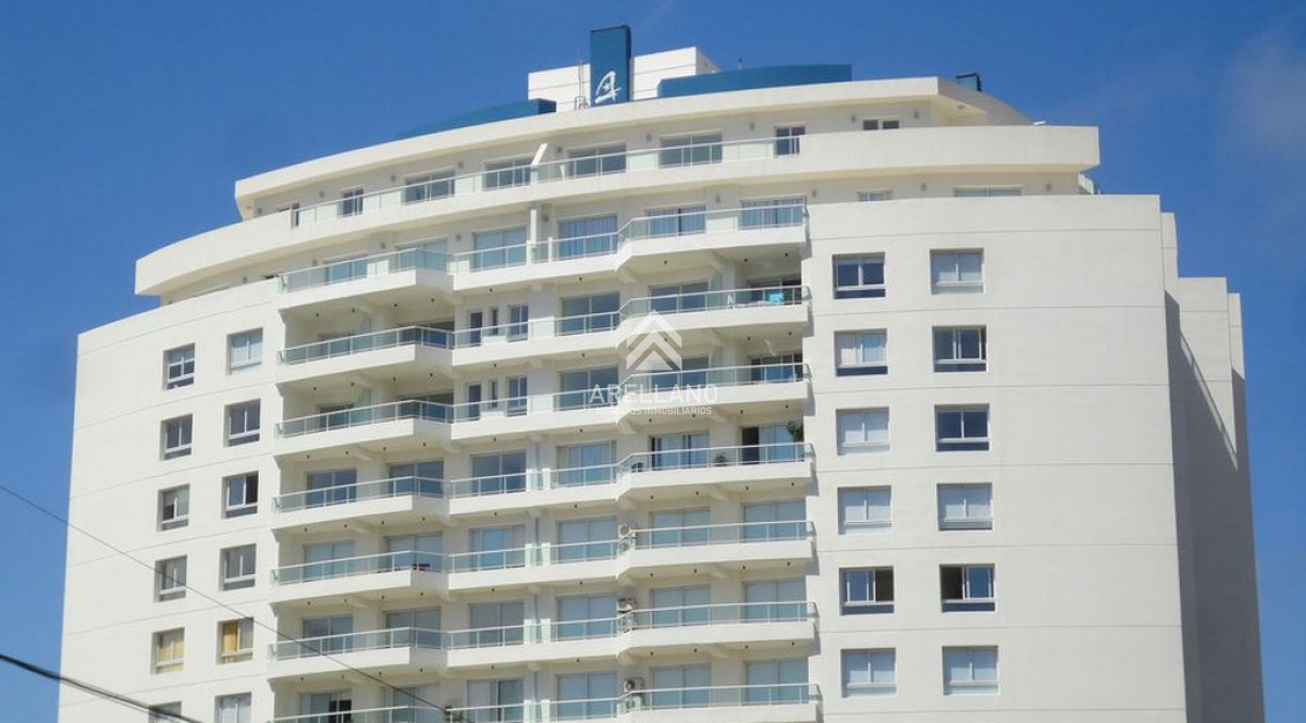 Apartamento ID.5153 - Penthouse en Venta de 3 Dormitorios en Punta del Este