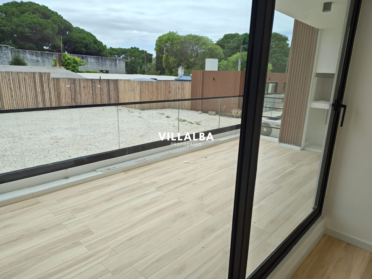 Apartamento ID.4044 - Venta apartamento un dormitorio Punta Del Este playa Mansa parrillero propio edificio Genova