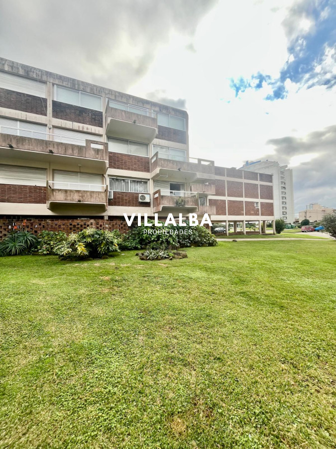 Apartamento ID.3741 - Venta apartamento dos dormitorios punta del este Aidy Grill edificio el Arenal 