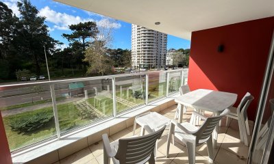 Oportunidad Venta apartamento dos dormitorios punta del este edificio acapulco roosevelt parrillero propio