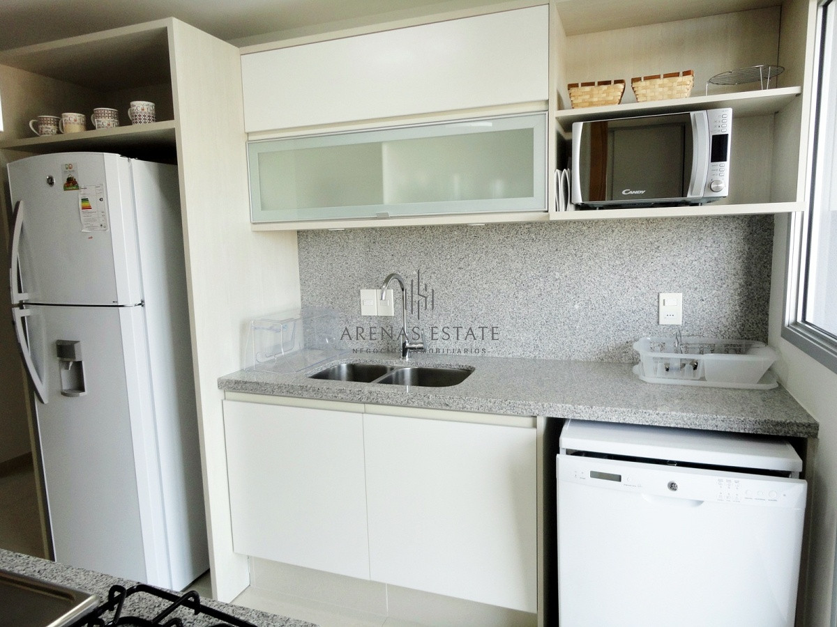 Apartamento ID.2572 - Apartamento en venta  de 3 dormitorios en Punta del Este , zona Mansa 