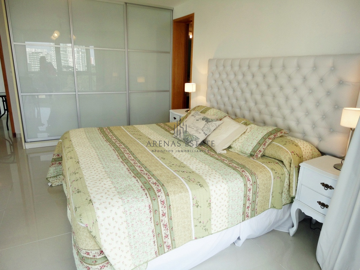 Apartamento ID.2572 - Apartamento en venta  de 3 dormitorios en Punta del Este , zona Mansa 