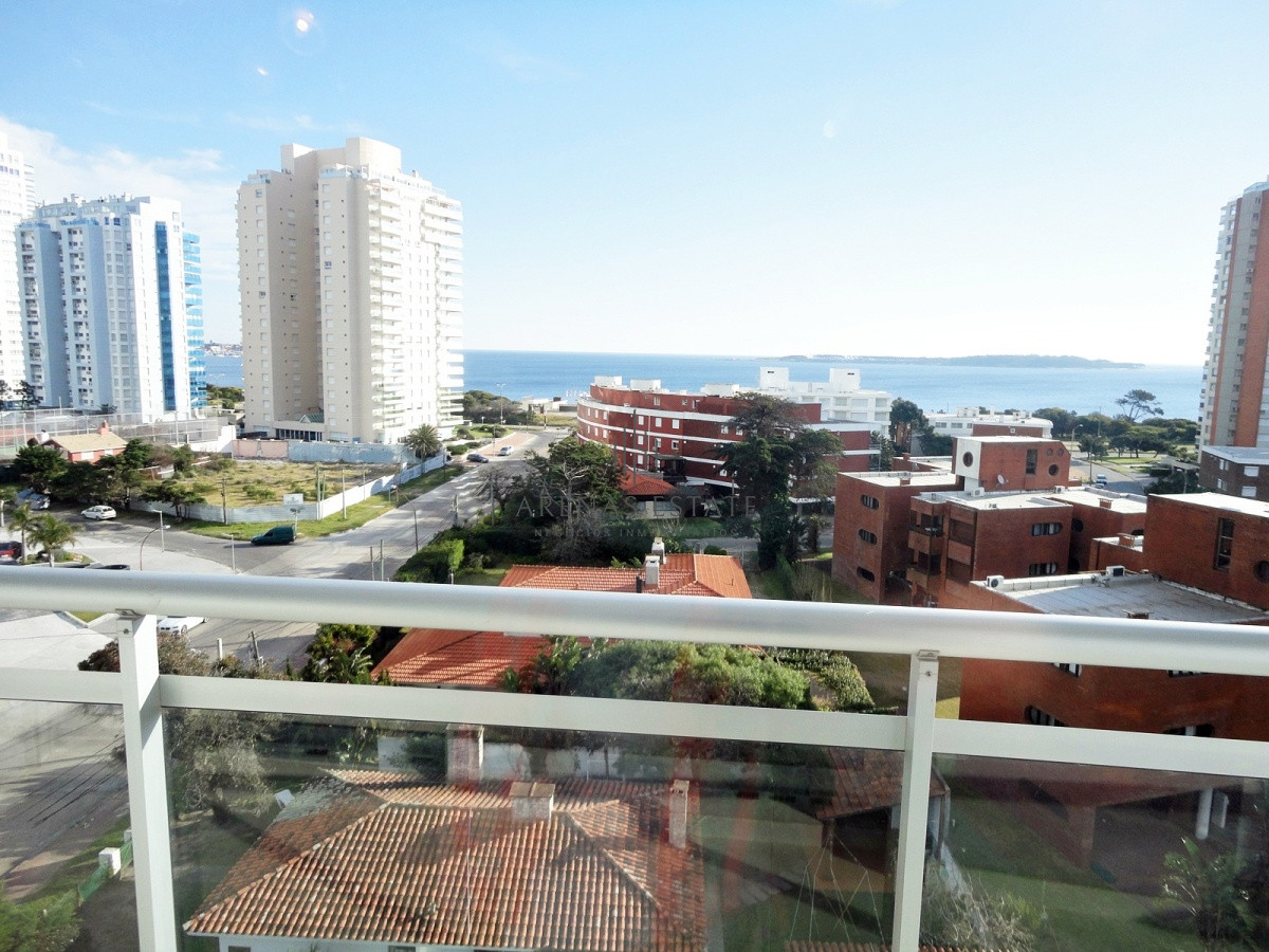 Apartamento ID.2572 - Apartamento en venta  de 3 dormitorios en Punta del Este , zona Mansa 