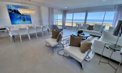 Apartamento de 3 dormitorios en venta en Punta del Este Playa Brava