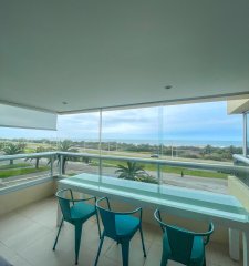 Apartamento de 3 dormitorios en Punta del Este, Playa Brava