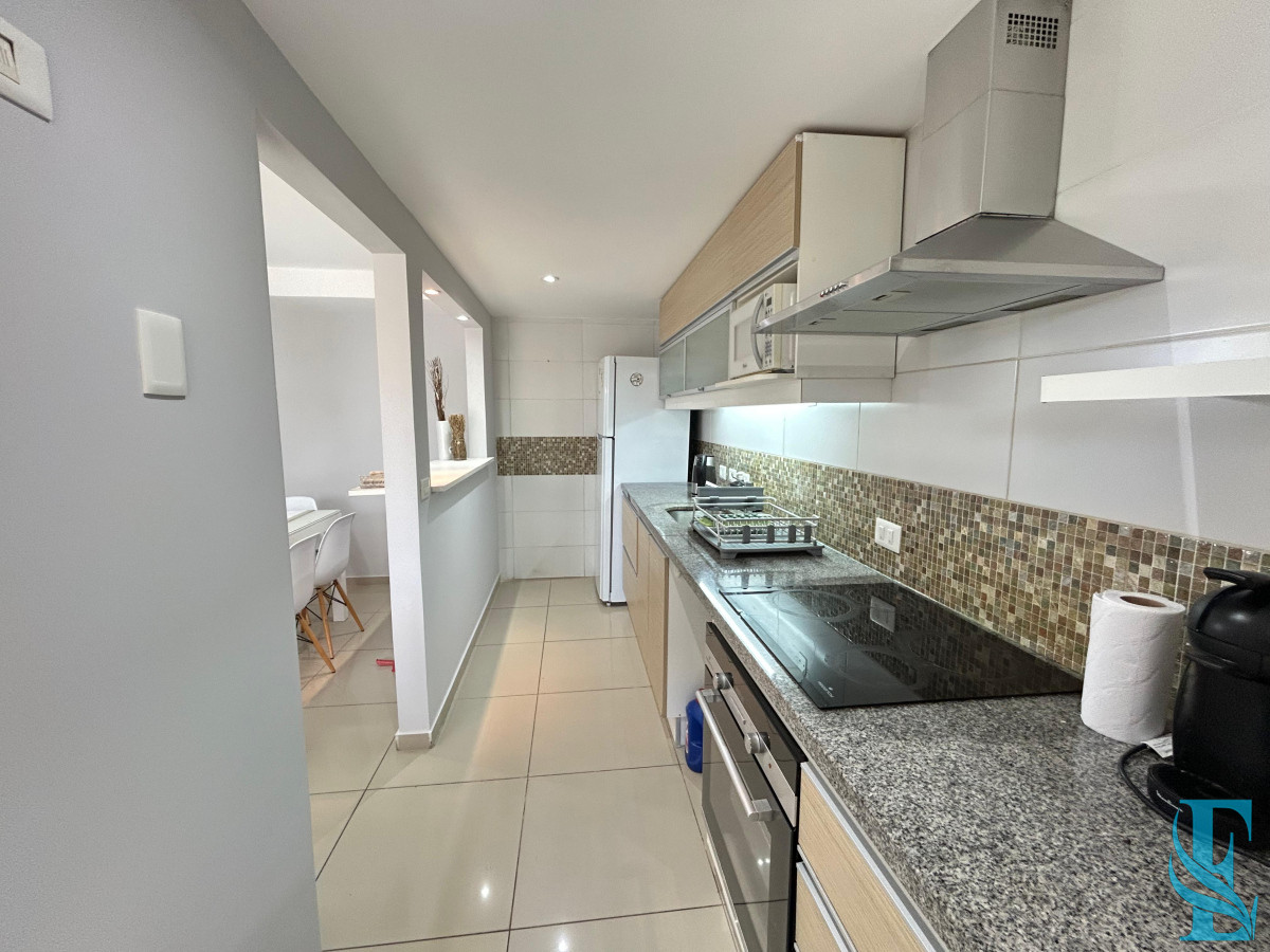 Apartamento ID.685 - Venta apartamento dos dormitorios punta del este edificio acapulco roosevelt parrillero propio
