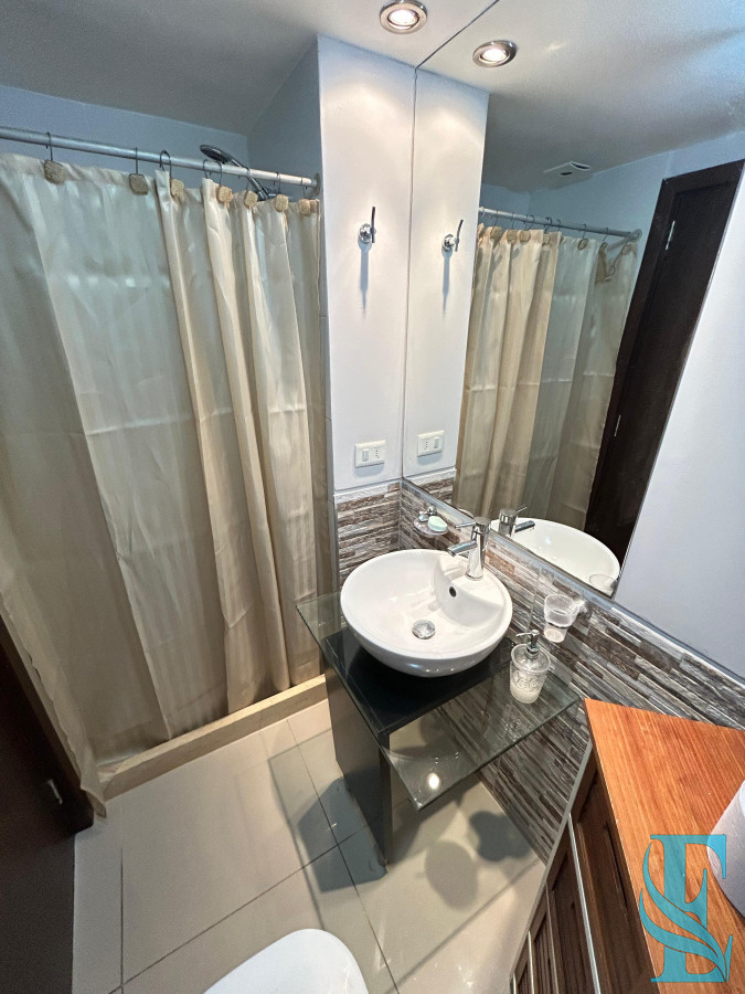 Apartamento ID.685 - Venta apartamento dos dormitorios punta del este edificio acapulco roosevelt parrillero propio
