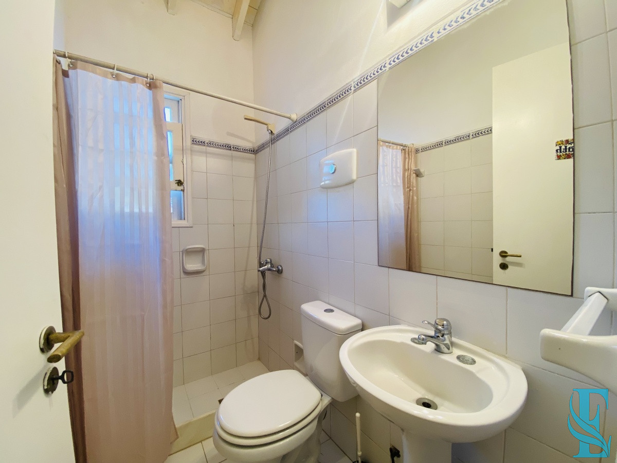 Casa ID.689 - Venta casa cuatro dormitorios Punta del este barrio Arbolada parrillero y gran terreno