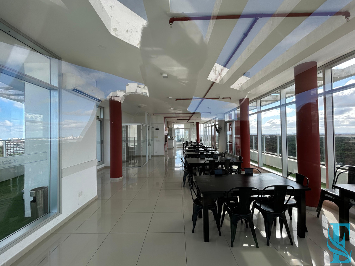 Apartamento ID.685 - Venta apartamento dos dormitorios punta del este edificio acapulco roosevelt parrillero propio