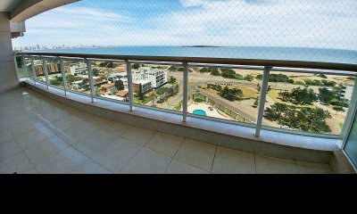 Apartamento en venta  3 dormitorios en Playa Mansa, Punta del Este