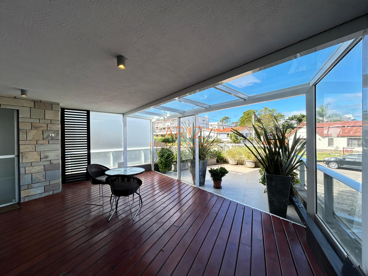 Apartamento ID.2408 - Venta apartamento un dormitorio punta del este edificio Ten Mansa vista al mar