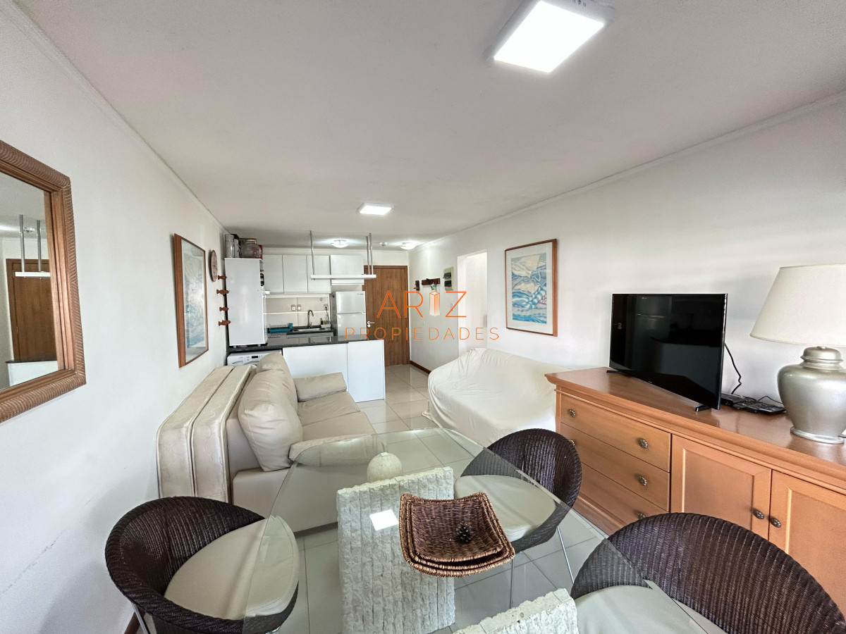 Apartamento ID.2408 - Venta apartamento un dormitorio punta del este edificio Ten Mansa vista al mar