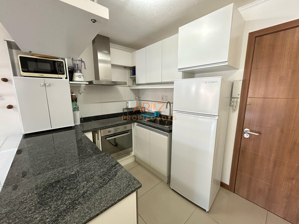 Apartamento ID.2408 - Venta apartamento un dormitorio punta del este edificio Ten Mansa vista al mar