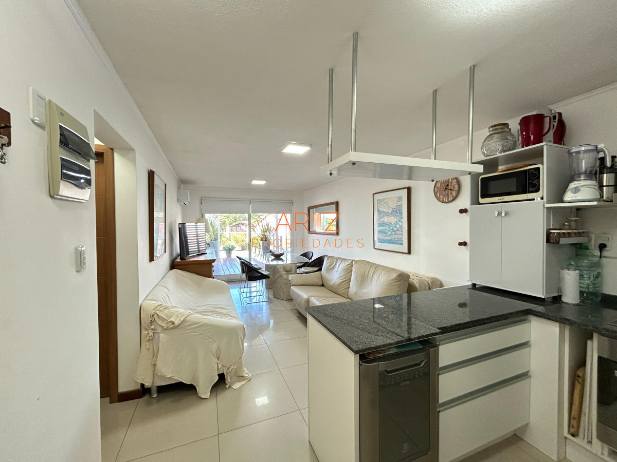 Apartamento ID.2408 - Venta apartamento un dormitorio punta del este edificio Ten Mansa vista al mar