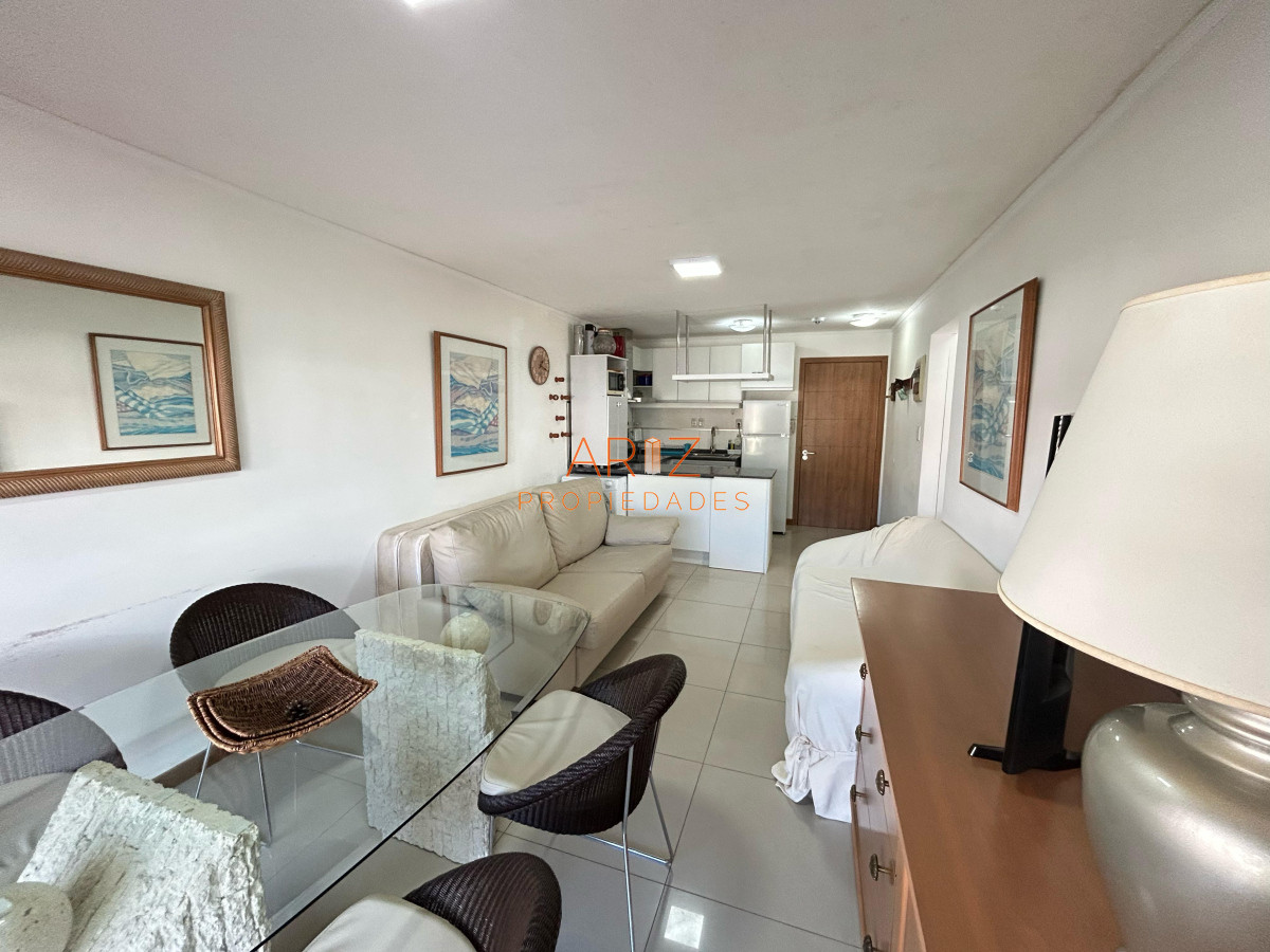 Apartamento ID.2408 - Venta apartamento un dormitorio punta del este edificio Ten Mansa vista al mar