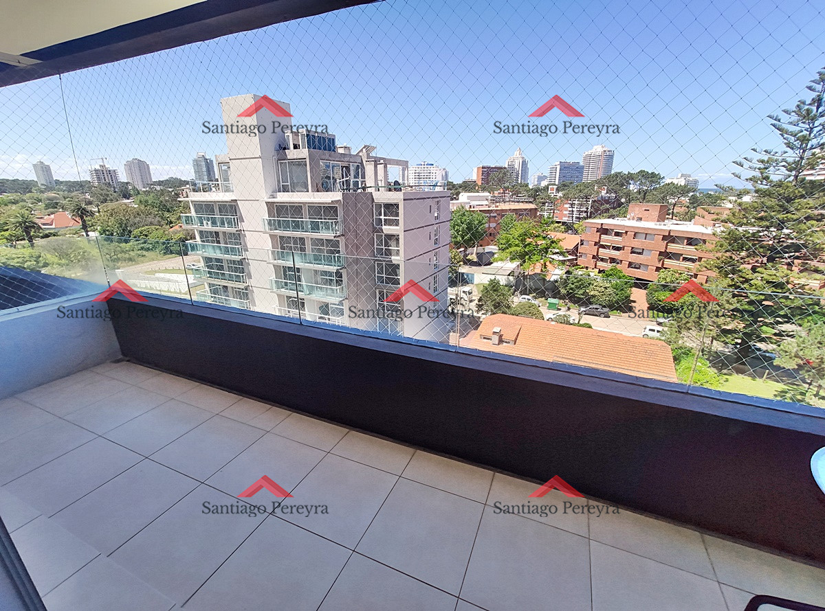 Apartamento ID.16501 - Venta apartamento tres dormitorios a pasos de hotel Enjoy 