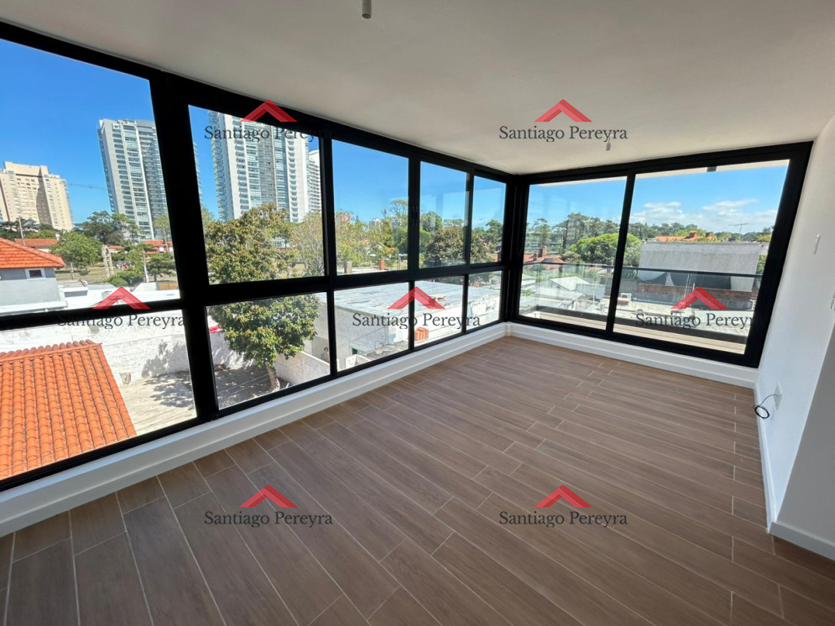 Apartamento ID.16911 - Venta apartamento dos dormitorios Punta del este Playa Mansa Parrillero propio