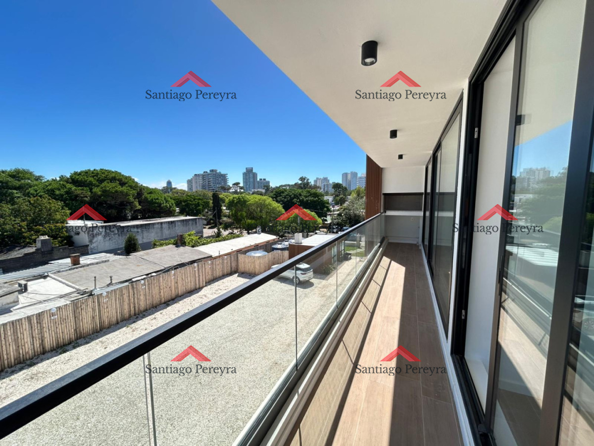 Apartamento ID.16911 - Venta apartamento dos dormitorios Punta del este Playa Mansa Parrillero propio