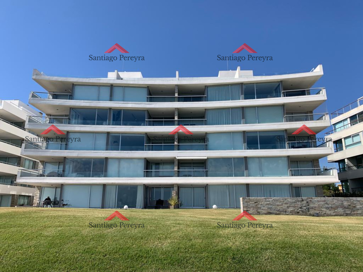 Apartamento ID.16359 - Apartamento en venta Playa Mansa 3 dormitorios