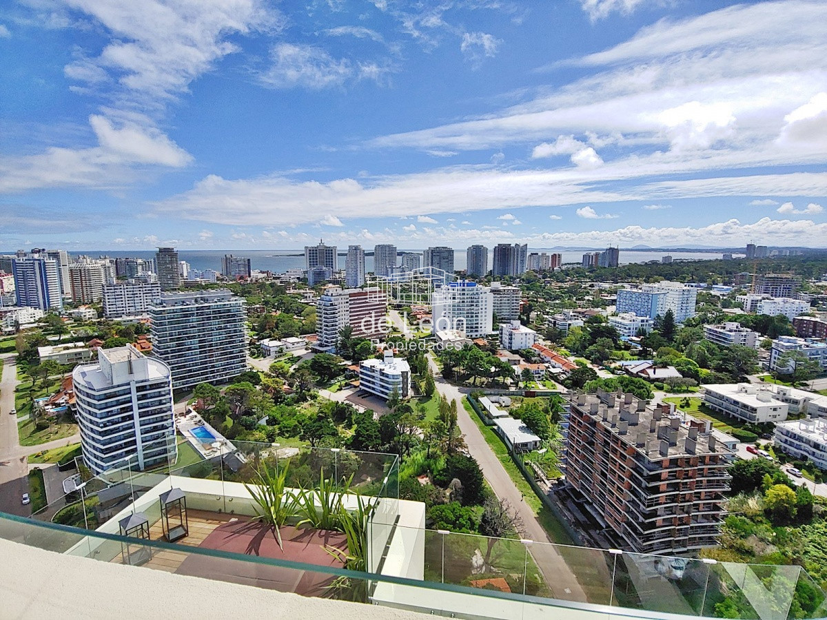 Apartamento ID.15033 - Departamento Penthouse 3 dormitorios + dependencia en venta Playa Brava 