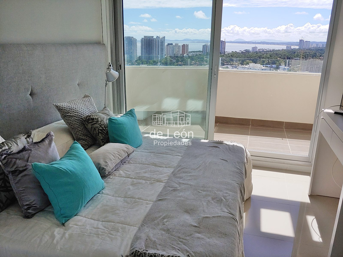 Apartamento ID.15033 - Departamento Penthouse 3 dormitorios + dependencia en venta Playa Brava 