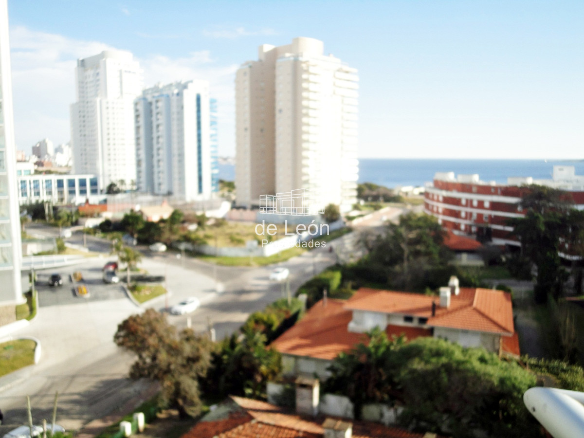 Apartamento ID.15037 - Departamento en venta de 3 dormitorios y 3 baños en Punta del Este