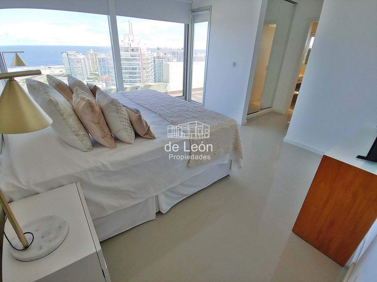 Apartamento ID.15033 - Departamento Penthouse 3 dormitorios + dependencia en venta Playa Brava 