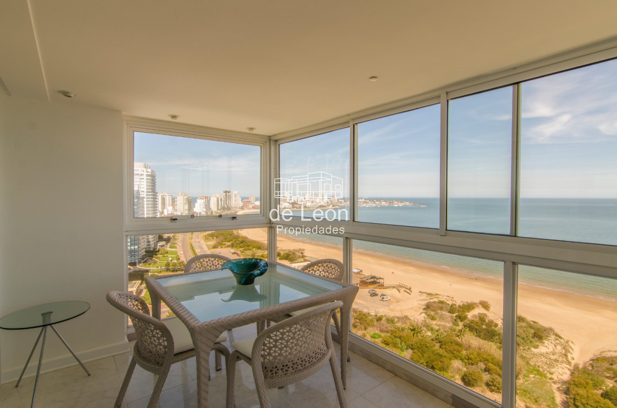 Apartamento ID.15032 - Departamento de 5 dormitorios frente al mar en Mansa, Punta del Este