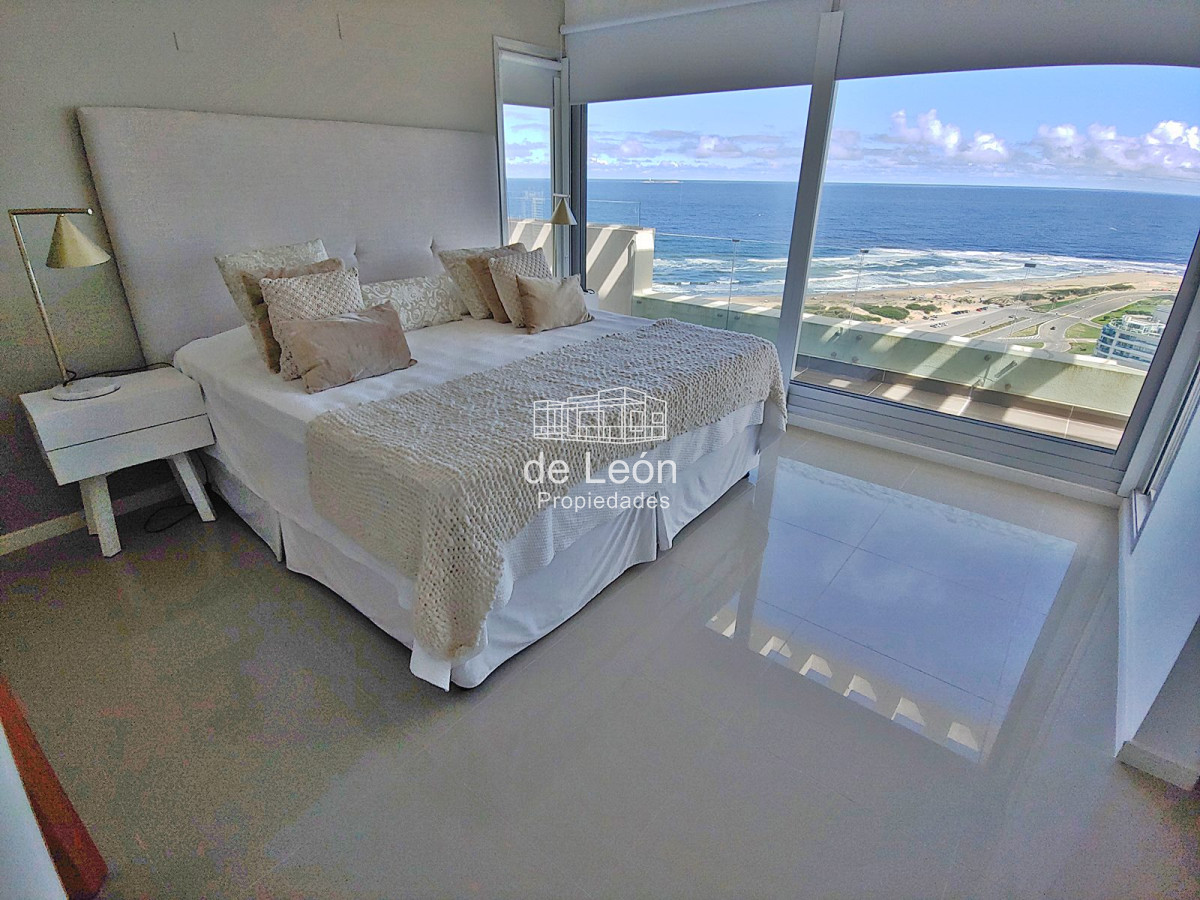Apartamento ID.15033 - Departamento Penthouse 3 dormitorios + dependencia en venta Playa Brava 
