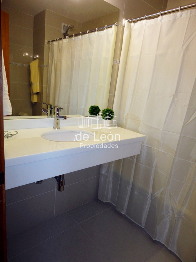 Apartamento ID.15037 - Departamento en venta de 3 dormitorios y 3 baños en Punta del Este