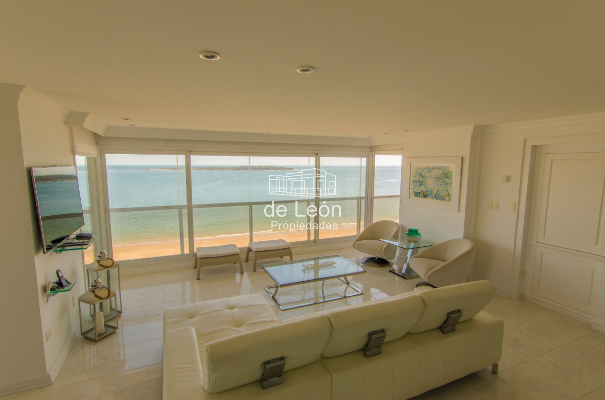 Apartamento ID.15032 - Departamento de 5 dormitorios frente al mar en Mansa, Punta del Este