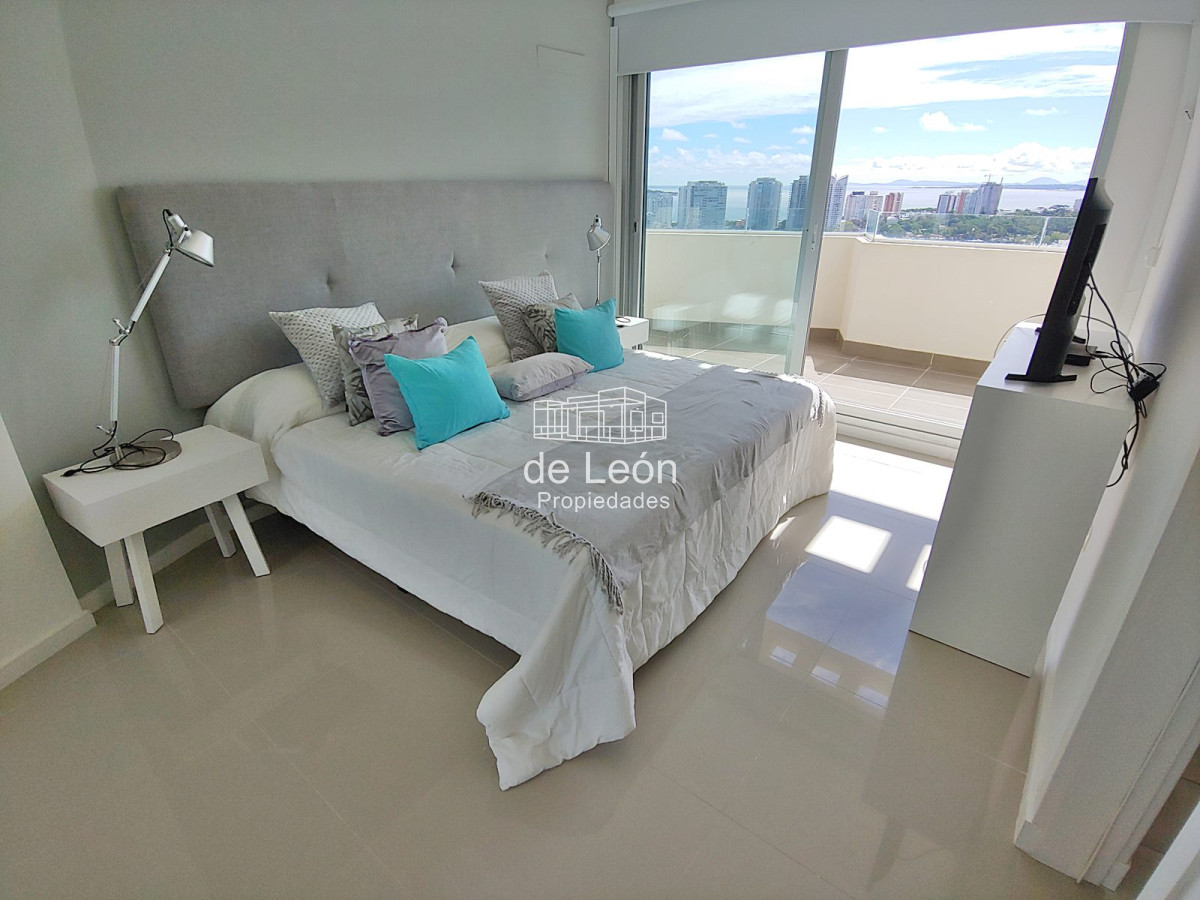Apartamento ID.15033 - Departamento Penthouse 3 dormitorios + dependencia en venta Playa Brava 