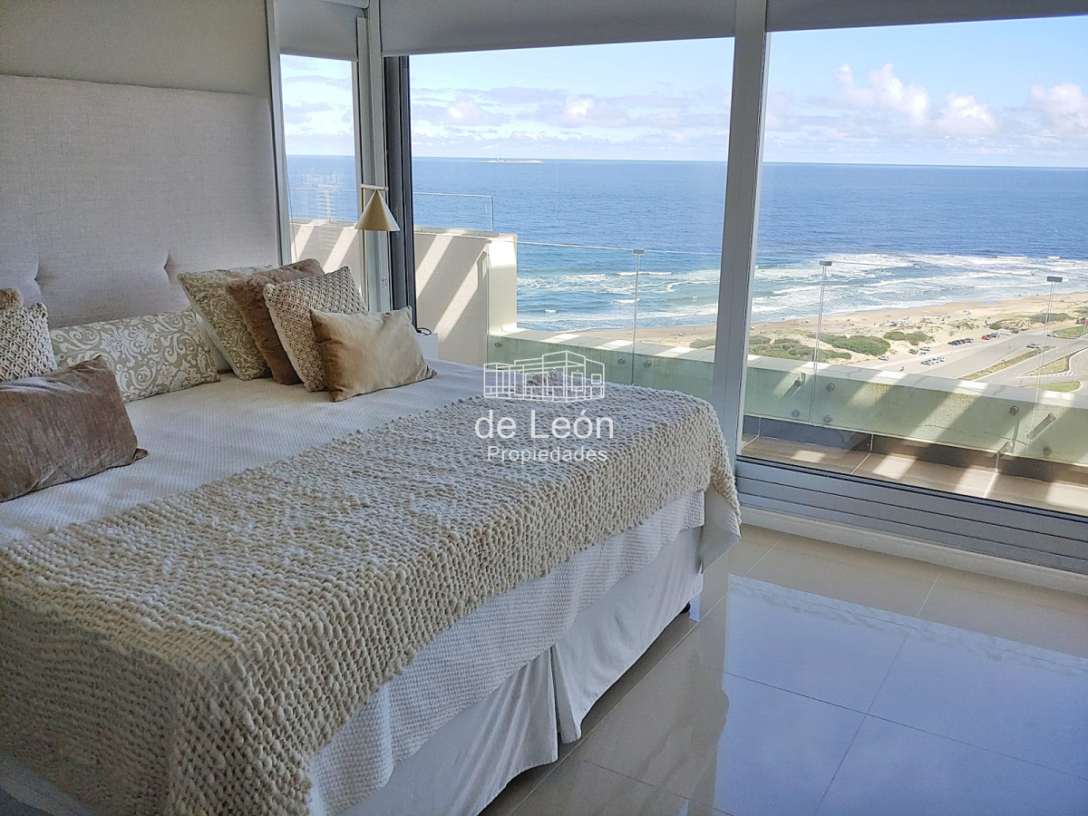Apartamento ID.15033 - Departamento Penthouse 3 dormitorios + dependencia en venta Playa Brava 