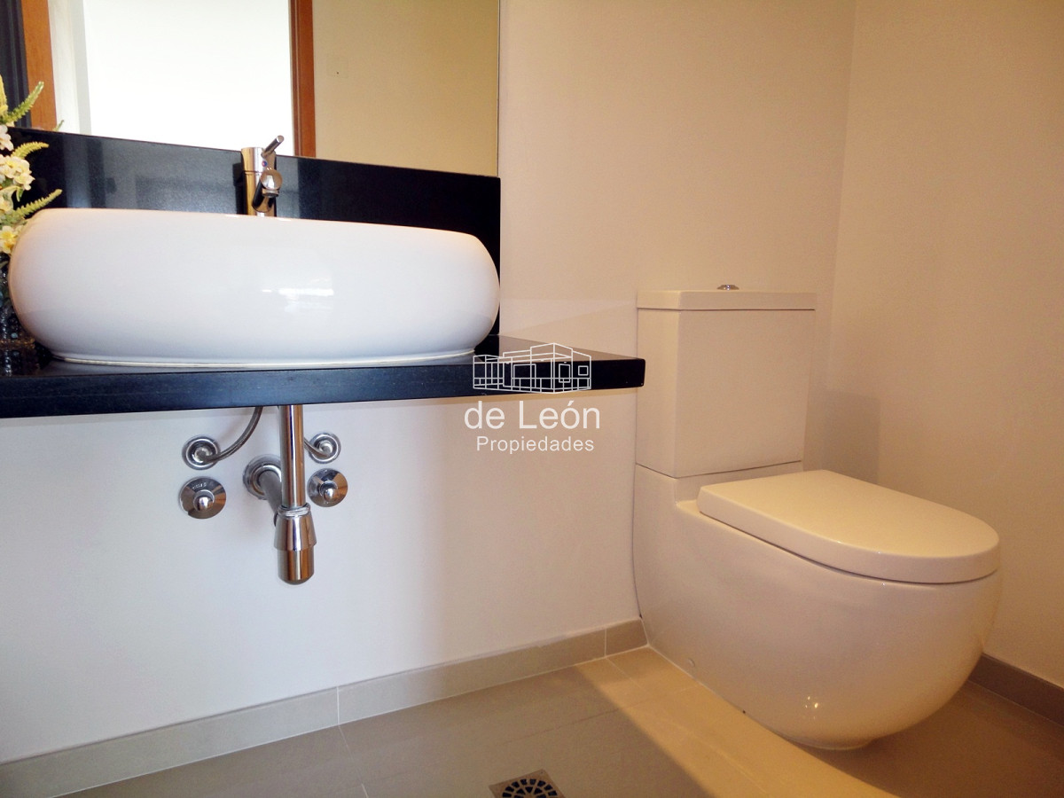 Apartamento ID.15037 - Departamento en venta de 3 dormitorios y 3 baños en Punta del Este